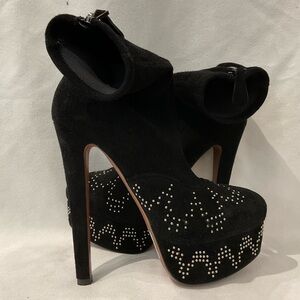 Alaia Booties